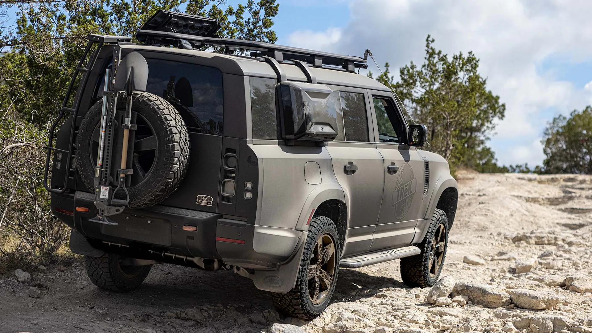 Sicherheit und Zuverlässigkeit im Gelände: Offroad Zubehör und Seilwinden von Techtradesystem