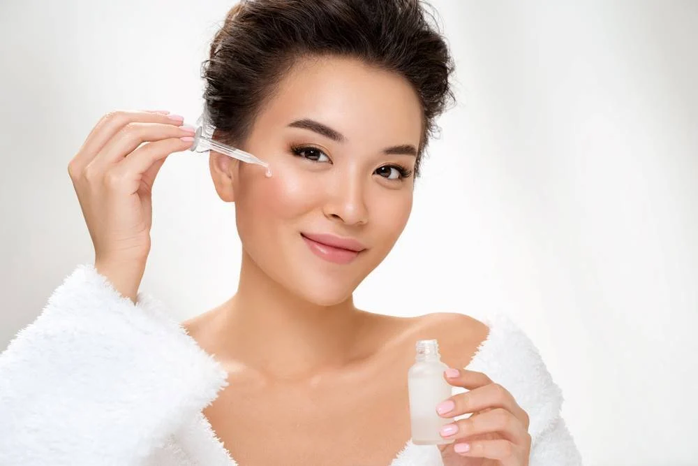 Hyaluron Serum Glückseligkeit: Wo Schönheit auf Wissenschaft trifft
